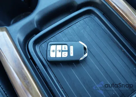 2021 Honda Cr-V Hybrid Touring z USA, uszkodzony, nr VIN 7FART6H95ME002620